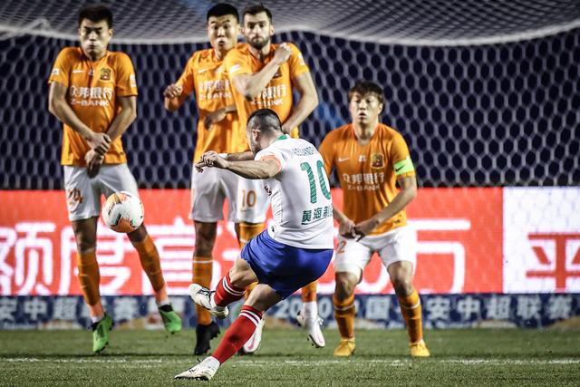 WCBA-韩旭19+8李梦13分 四川女篮13连胜领跑